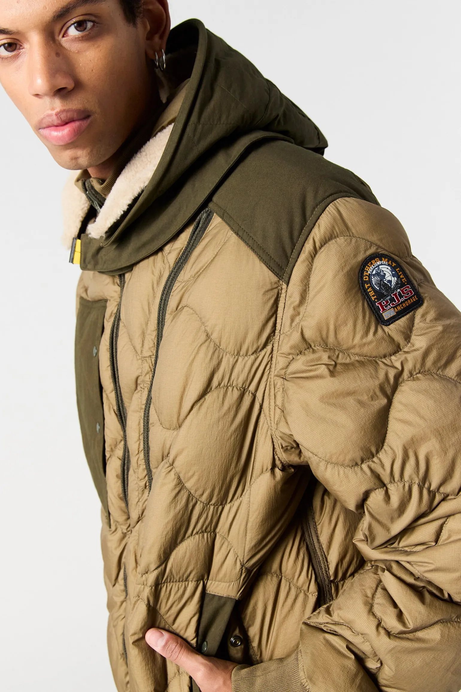 AKUTAN - DOUDOUNE À CAPUCHE